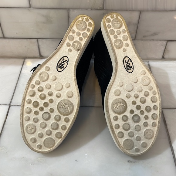 Sofft size 9 perforated wedge booties. Very comfortable. Black. 3 inch heel. - Picture 5 of 7